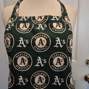 Oakland A's Cooking Apron Baseball Green White Adjustable Waist Tie Pocket
